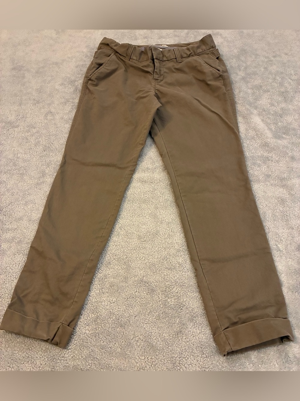 Women’s Old Navy Khaki Pants in Brown Size 2… 98% Cotton
